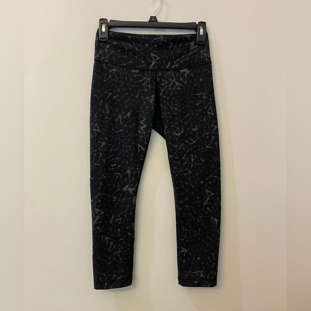 Lululemon Wunder Under Capri Activewear Leggings Women Size 4